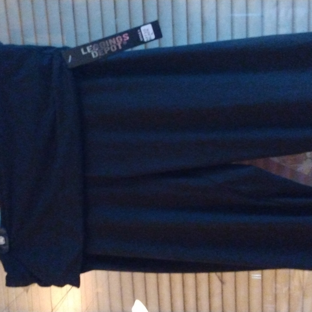 Black leggings size large waist folds down. Leggings depot.